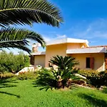 Villa Oleandri 50m From Seashore - Happy