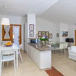 Villa Oleandri 50m From Seashore - Happy
